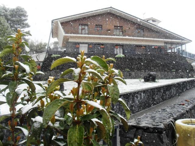 Etna Hut Nicolosi Exterior foto